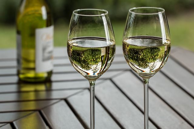 Saiba 4 dicas importantes para o consumo do vinho no verão