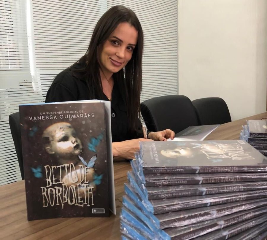 Escritora carioca lança primeiro livro e se destaca na literatura