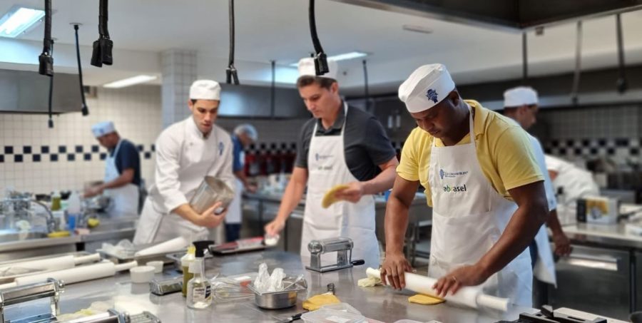 A Associação Brasileira de Bares e Restaurantes no RJ se uniu a Le Cordon Bleu, entidade referência mundial de capacitação em gastronomia, e realizou a primeira edição do curso gratuito de capacitação gastronômica em massas frescas.
