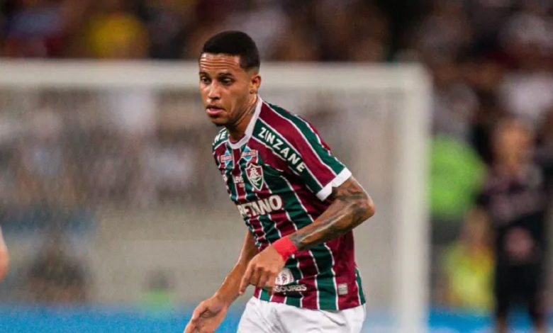 Alexsander é elogiado por Fernando Diniz após afastamento no Fluminense: “Um grande talento”