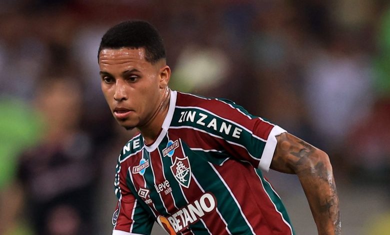 Após afastamento, Alexsander alcança sequência de jogos e retoma confiança no Fluminense