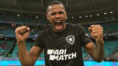 Júnior Santos é herói mais uma vez e Botafogo bate LDU por 2 a 1