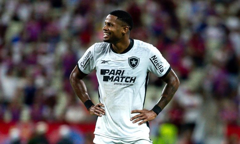 Júnior Santos se animou com proposta do Cruzeiro, mas ouve “não” de Textor