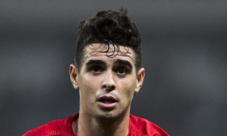 Oscar marca 3 gols na China e torcida do Flamengo se empolga