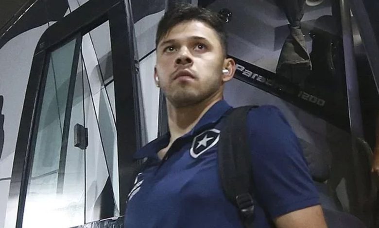 Romero esclarece briga com Hernandez e questiona afastamento no Botafogo: "apressada"