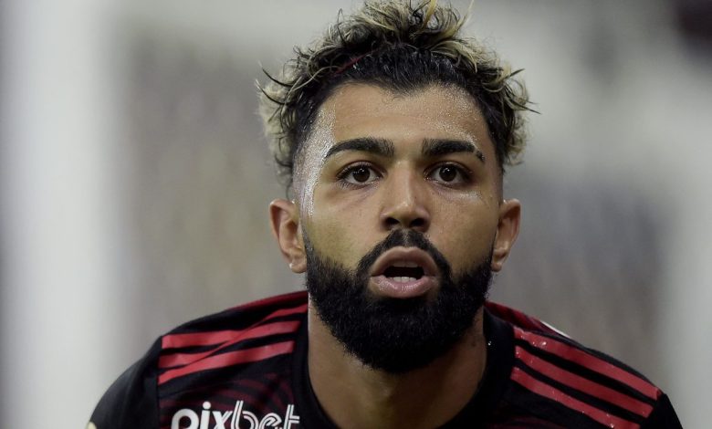 Saída de Gabigol do Flamengo em julho é descartada e atacante cumpre contrato 