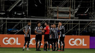 Adryelson, ex-Botafogo, reclama de entrada sobre Tchê Tchê em clássico