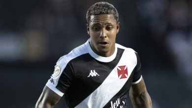 Álvaro Pacheco decide cortar David dos relacionados de Vasco x Flamengo