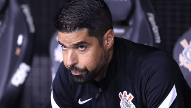 António Oliveira vê superioridade do Corinthians contra Botafogo
