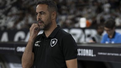 Artur Jorge, técnico do Botafogo, elogia Fluminense