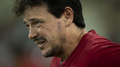 Bittencourt toma decisão sobre demissão de Diniz no Fluminense e técnico ganha nova chance