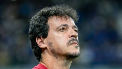 Casagrande sugere demissão de Fernando Diniz no Fluminense