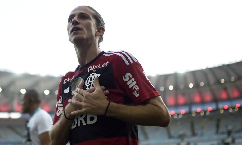 Com Filipe Luís, sub-17 do Flamengo passa pelo Botafogo em semifinal com 8 gols no agregado