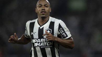 Marlon Freitas ganha prestígio enquanto negocia renovação no Botafogo