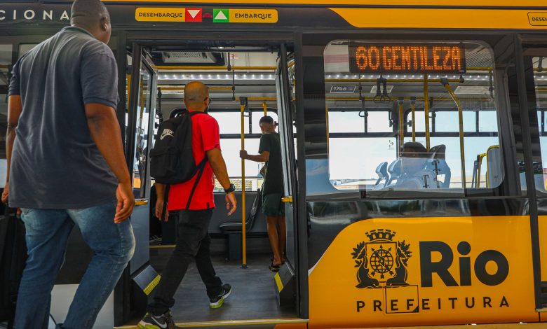 Operação do BRT noturno, iniciada há menos de uma semana, atende desejo antigo de usuários do sistema - Prefeitura da Cidade do Rio de Janeiro