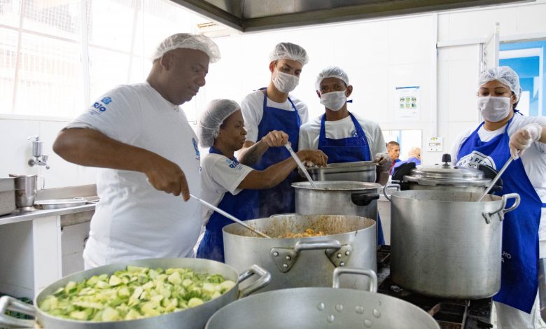 Prato Feito ganha nova filial: cozinha comunitária é inaugurada na Apae da Tijuca  - Prefeitura da Cidade do Rio de Janeiro