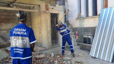 Seop realiza demolição de puxadinho irregular em Copacabana - Prefeitura da Cidade do Rio de Janeiro