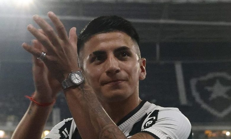 Após Thiago Almada, Botafogo se prepara para anunciar negócio com meio-campista