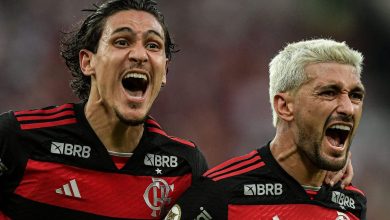 Arrascaeta brilha, Flamengo vence Atlético-GO e vira líder do Brasileirão