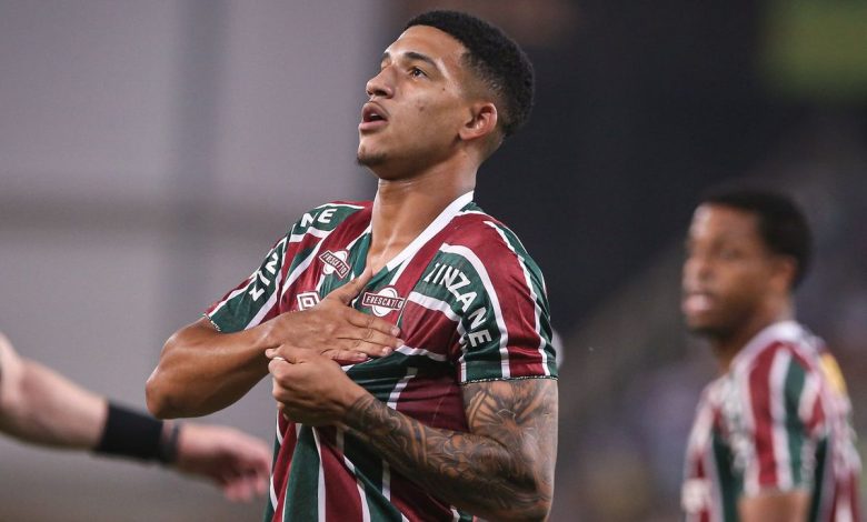 Kauã Elias expõe veteranos e leva bronca no vestiário do Fluminense; entenda