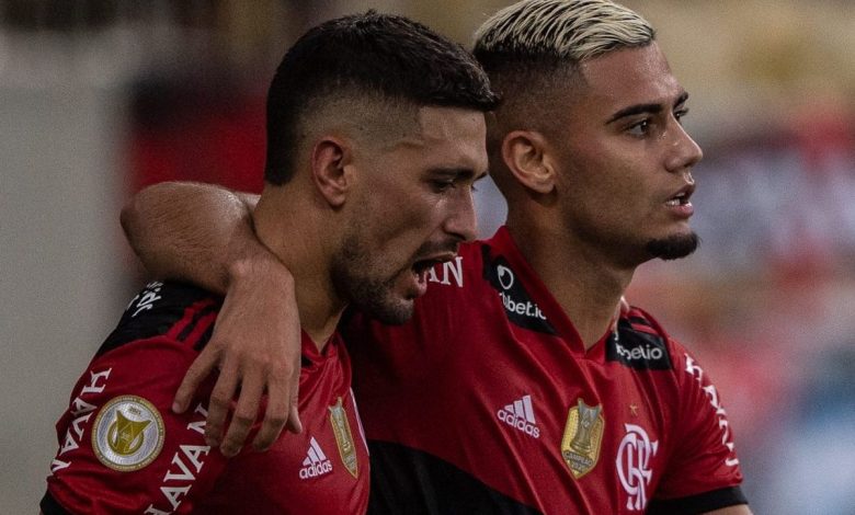 Polêmica com Andreas Pereira: Arrascaeta responde ex-Flamengo