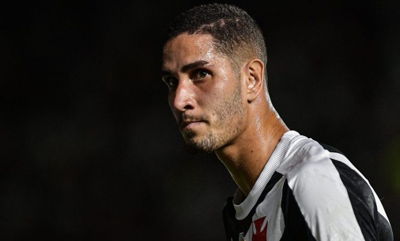 Vasco não vai rescindir contrato de empréstimo com Praxedes