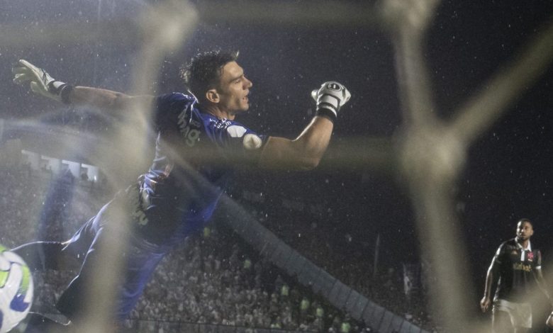 Vasco tem missão de quebrar tabu no último confronto contra o Corinthians em São Januário