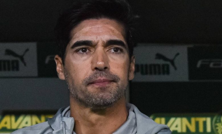 Abel Ferreira faz reclamação na coletiva