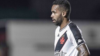 Alex Teixeira é relacionado e pode reforçar o Vasco na Copa do Brasil