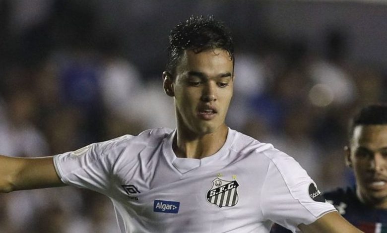 Felipe Aguilar é oferecido ao Vasco e contratação é analisada