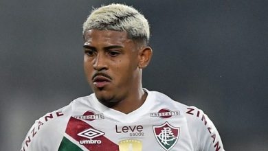 Fluminense quer R$ 49 milhões para vender John Kennedy