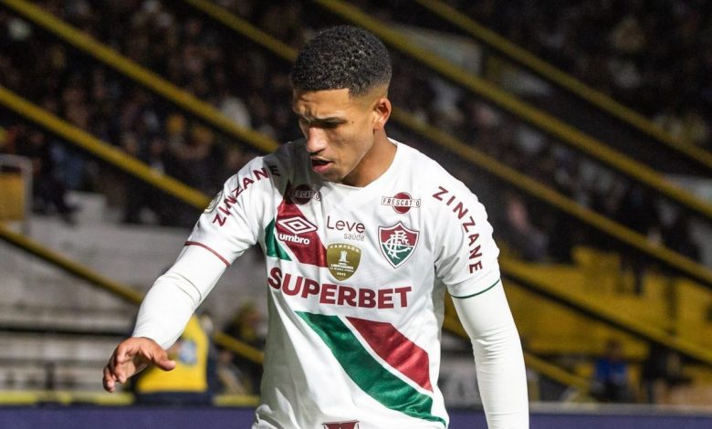 Kauã Elias acredita em evolução Fluminense na temporada