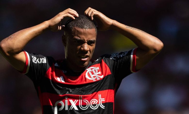 Mesmo lesionado, De La Cruz quer jogar no Flamengo em La Paz