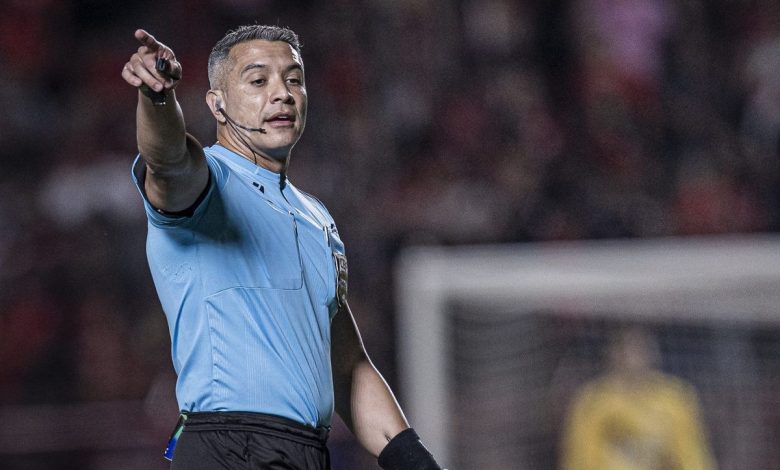 Torcida do Botafogo não concorda com Pênalti marcado por Felipe Lima