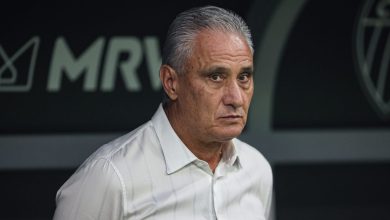 Varela é dúvida na escalação de Tite para próximo jogo do Flamengo