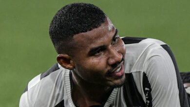 Artur Jorge esclarece situação de Cuiabano para a torcida do Botafogo