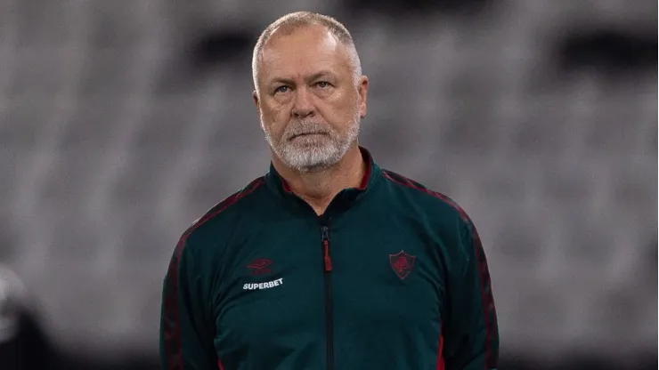 Mano Menezes durante partida entre Vasco e Fluminense, pelo Campeonato Brasileiro, no Estádio Nílton Santos. Foto: Ruano Carneiro
