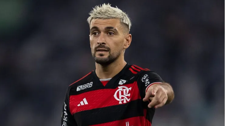 Elenco do Flamengo ficou incomodado com provocação dos jogadores do Peñarol
