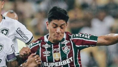 Ex-árbitro confirma pênalti sofrido por Cano em Fluminense X Botafogo