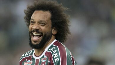 Fluminense faz homenagem a Marcelo e estádio de Xerém ganha nome do lateral