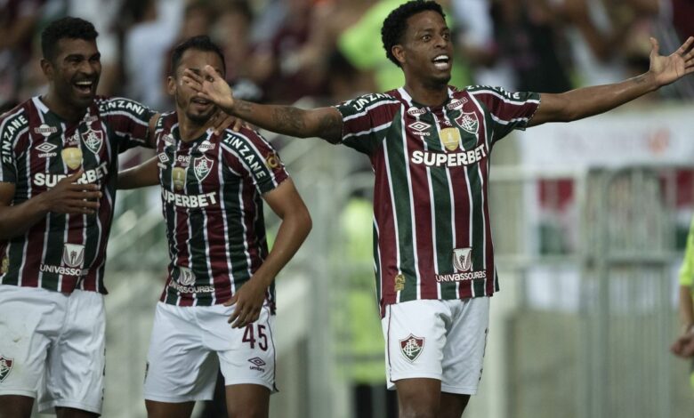 Fluminense vence o São Paulo e sai da zona de rebaixamento