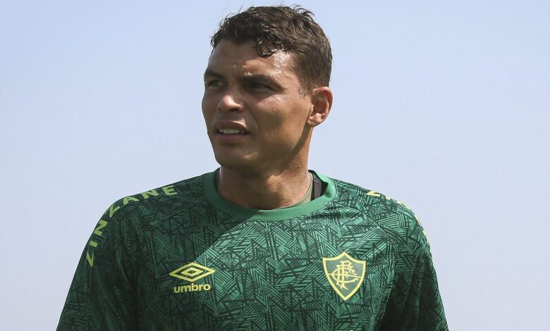 Lesão de Thiago Silva tem situação revelada e Fluminense projeta tempo de desfalque