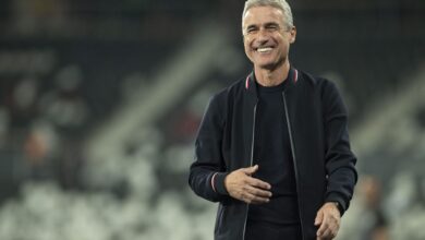 Luís Castro aceita treinar o Flamengo na vaga de Tite, diz colunista 