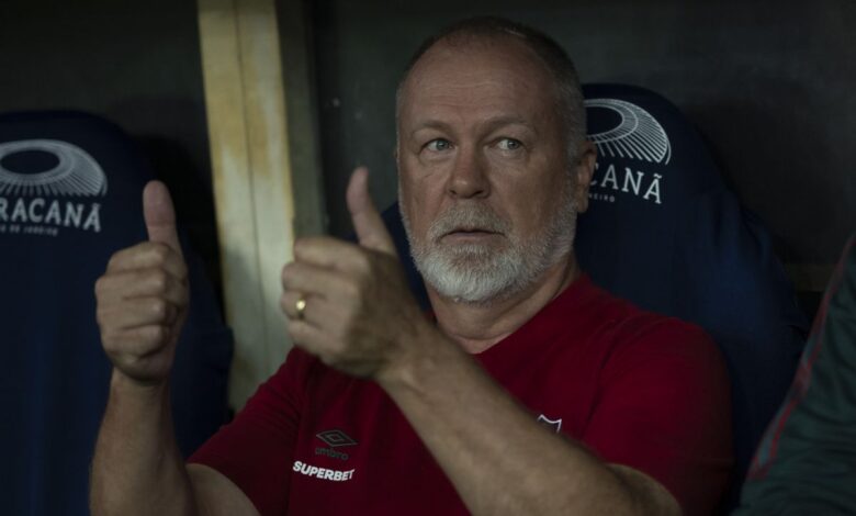 Mano Menezes detona arbitragem por possível pênalti contra Botafogo