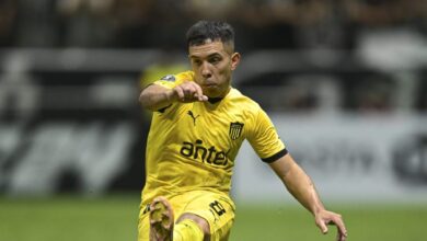 Rival do Flamengo, Peñarol chega embalado e comandado por ex-Flu