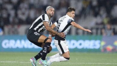 Romero perde pênalti e agita Fiel em derrota do Corinthians para Botafogo