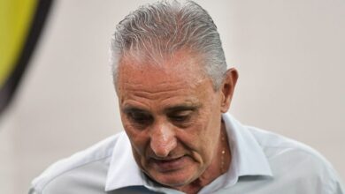 Tite é extremamente criticado após vitória contra o Athlético-PR e revolta torcedores: “sangra os olhos”