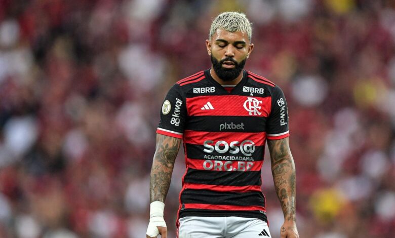 Torcida do Flamengo pede a saída de Gabigol após clássico