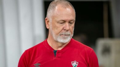 Mano está pressionado no cargo mesmo após respaldo no Fluminense