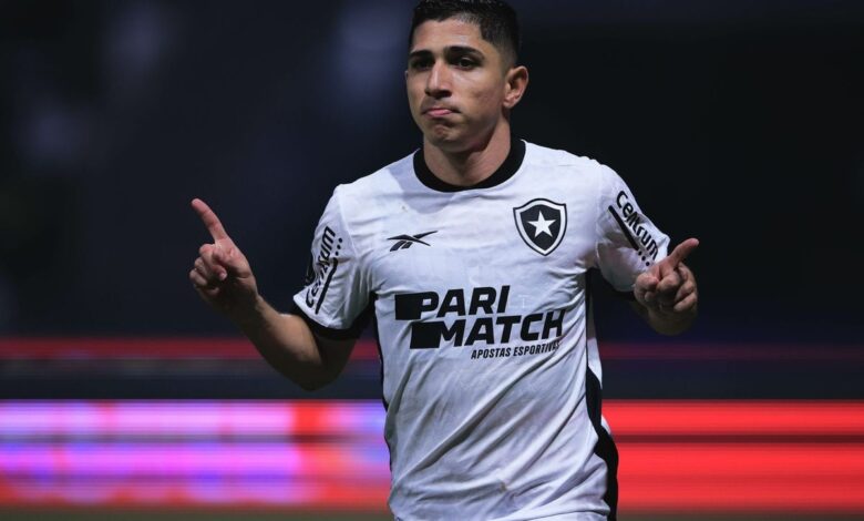 Savarino, do Botafogo, é convocado pela seleção venezuelana